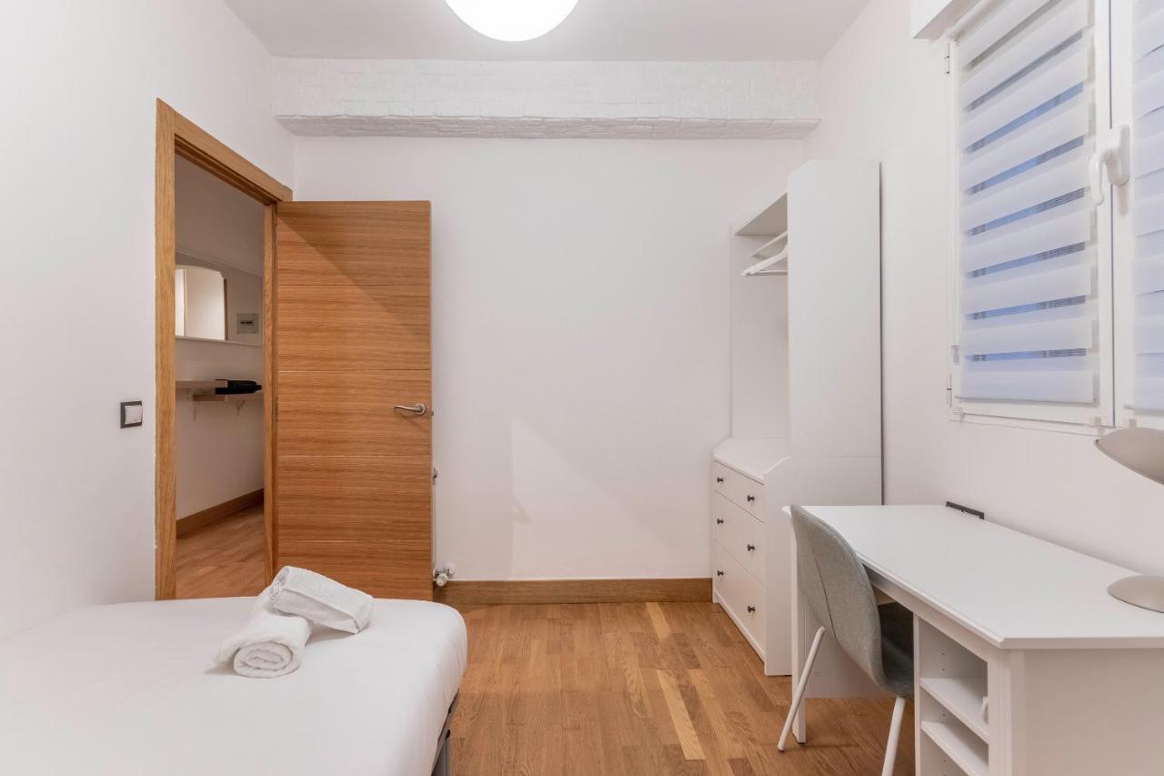 Bilbao Market With Parking By Aston Rentals Luaran gambar
